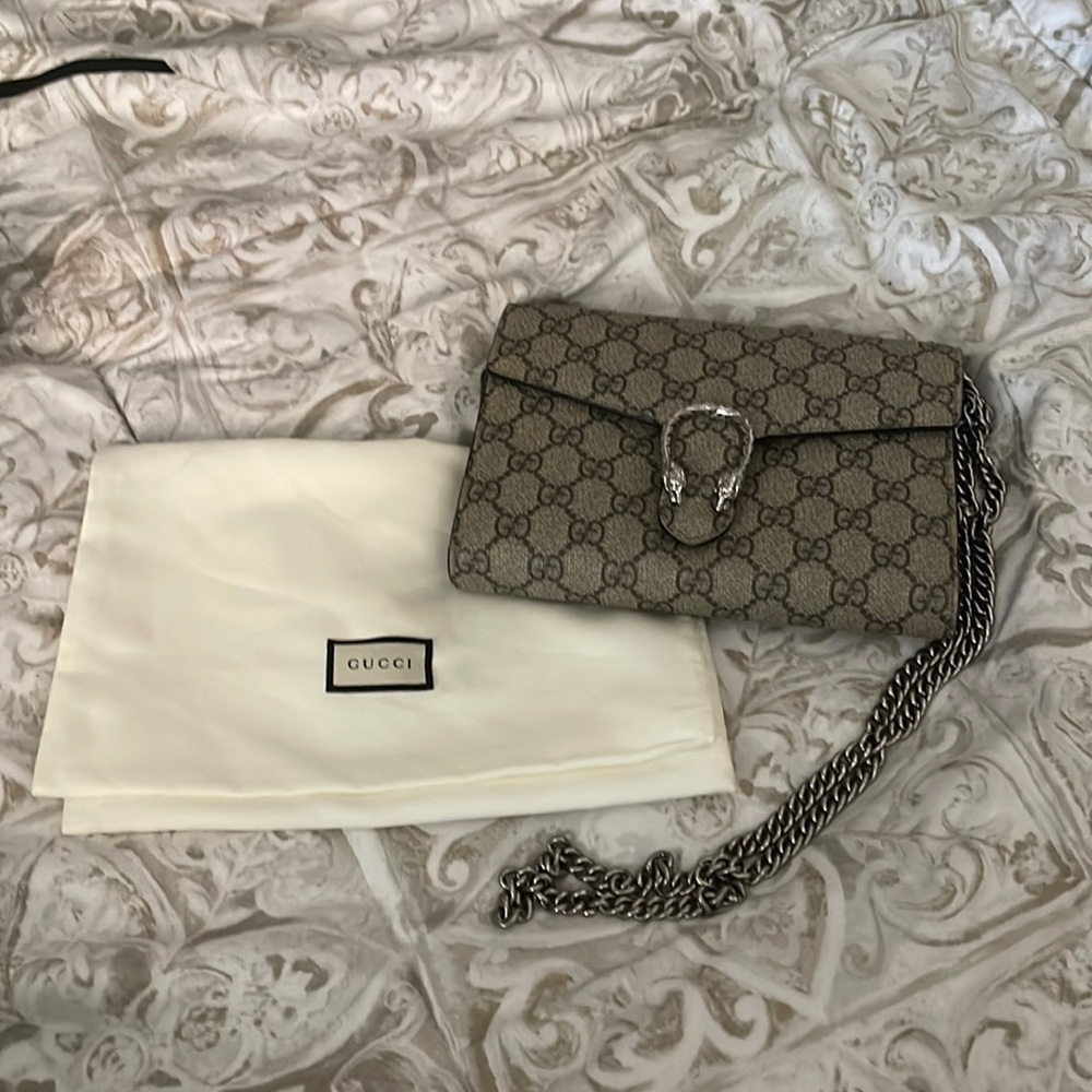 Wallet On Chain by Gucci bag is in used but good condition. Dionysus collection.